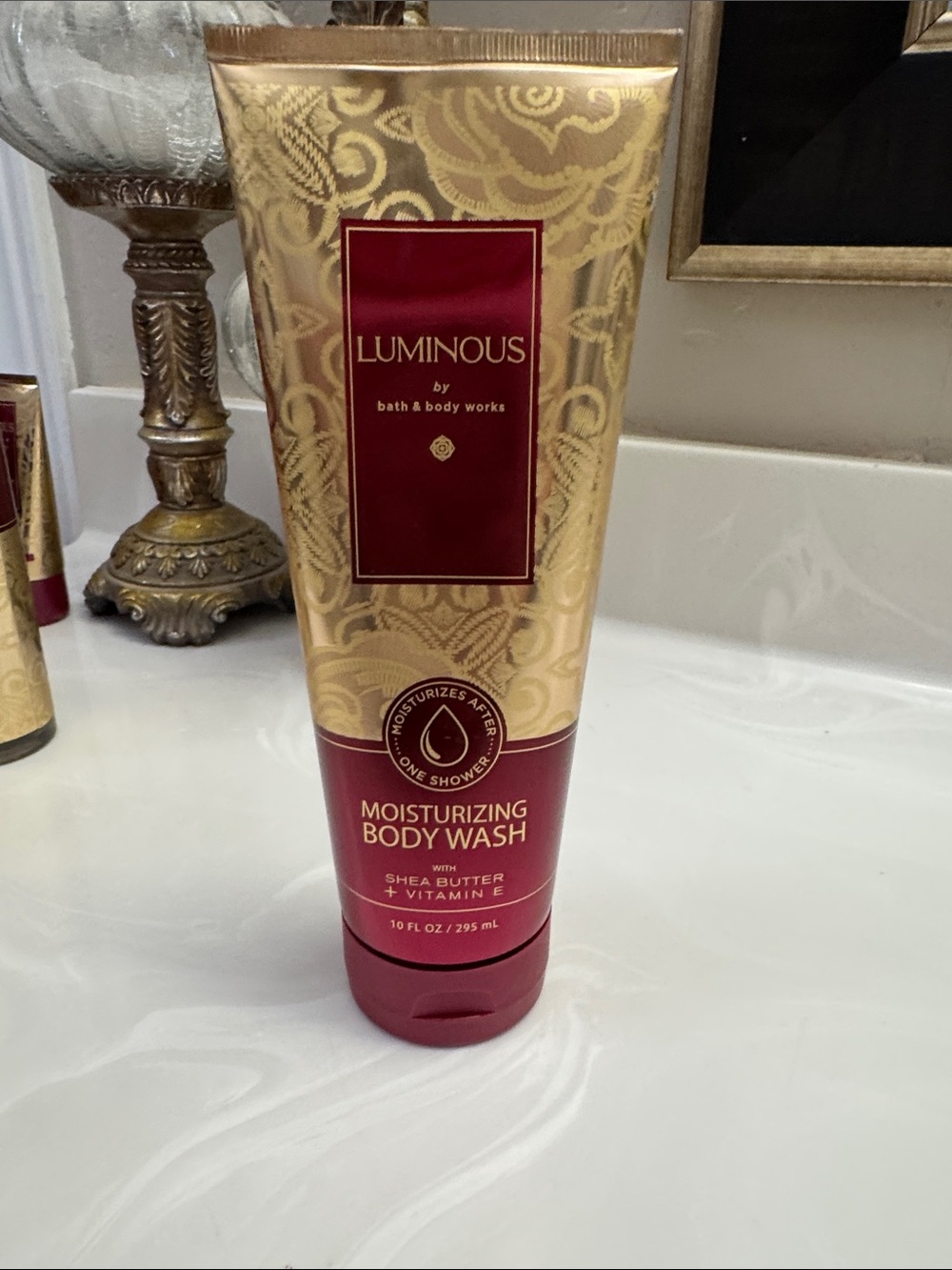 Bath & Body Works Luminous Moisturizing Body Wash - Gold & Burgundy
